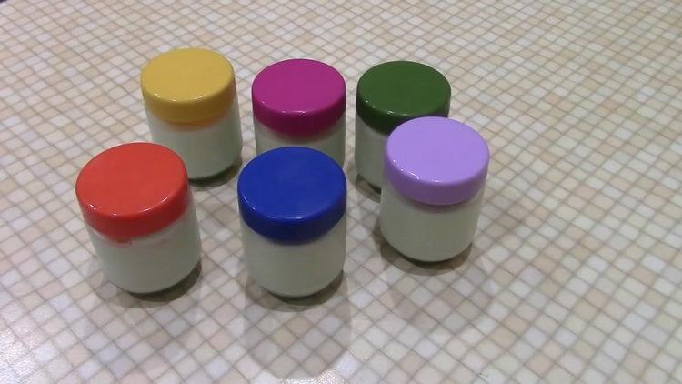 puneți borcanele la frigider