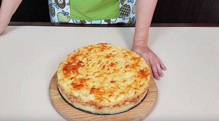 Такава картофена касерола се пече около половин час.