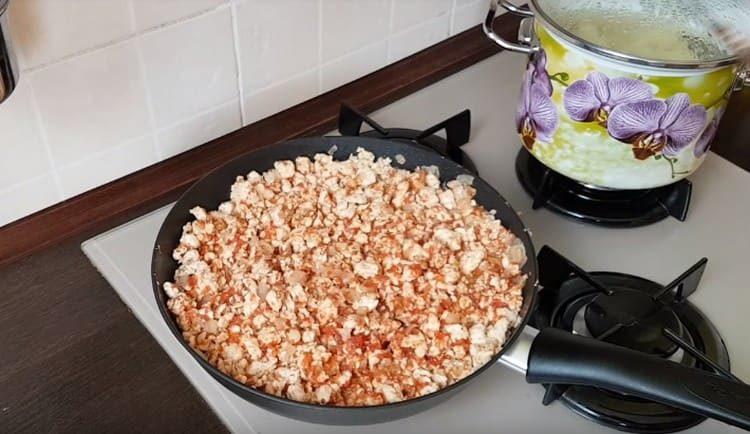 Задушете пълнежа за още няколко минути.