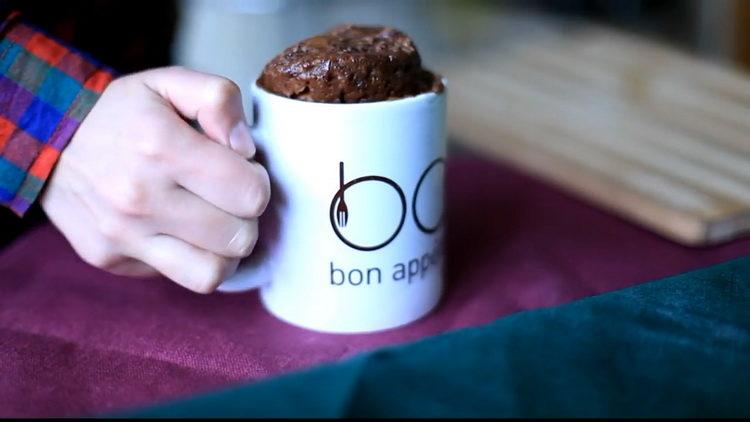 كب كيك في القدح في 5 دقائق فقط