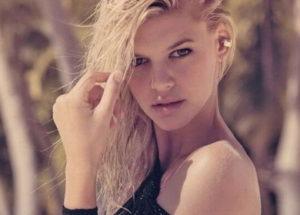 Kelly Rohrbach: 70 de fotografii cu o personalitate faimoasă