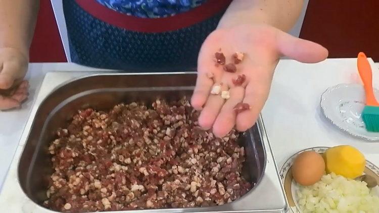 răsuciți carnea tocată