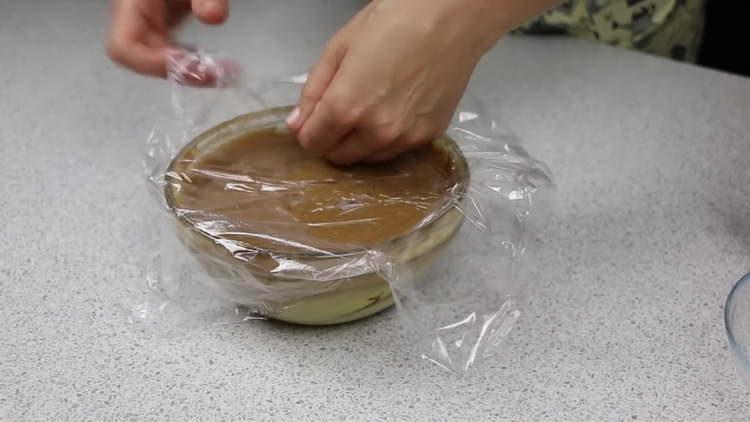 couvrir la crème avec un film