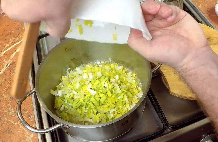 запържете лука