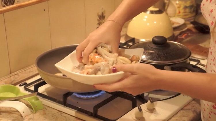 запържете калмарите