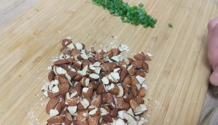 hacher les amandes