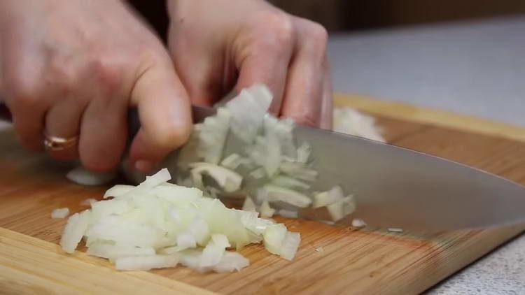 nakrájejte cibuli