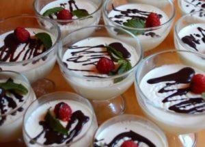 prepare panacotta according to a simple recipe with a photo