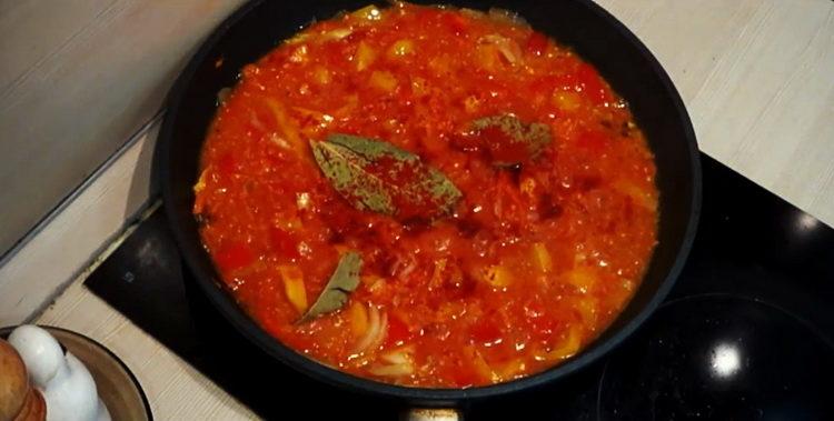 adaugam frunza de dafin si condimentele