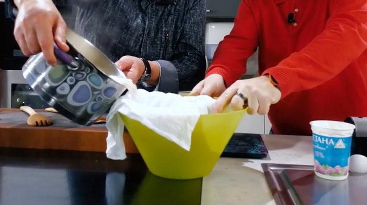 îndepărtați excesul de lichid