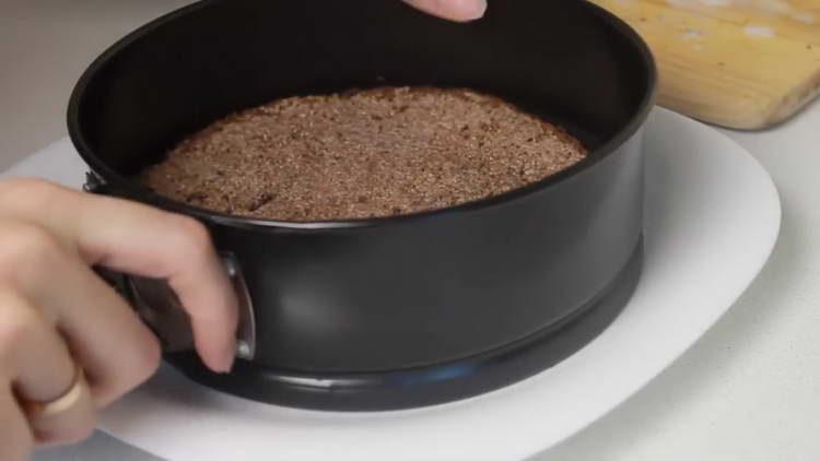 fixați vasul de copt