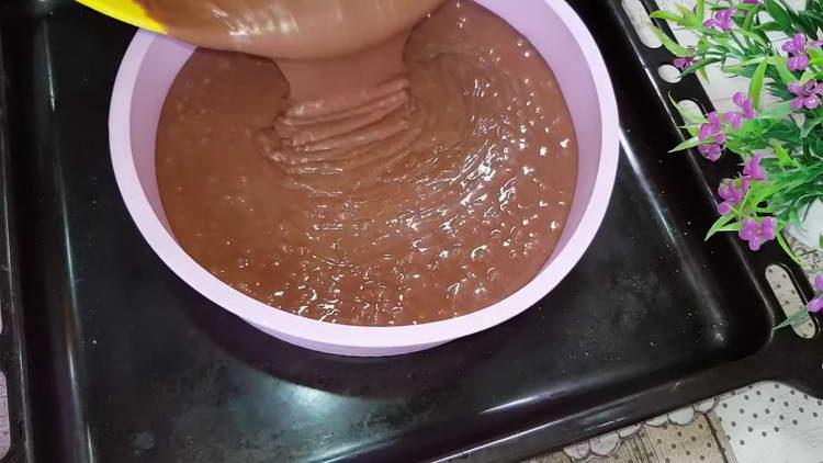 verser la pâte dans un plat allant au four