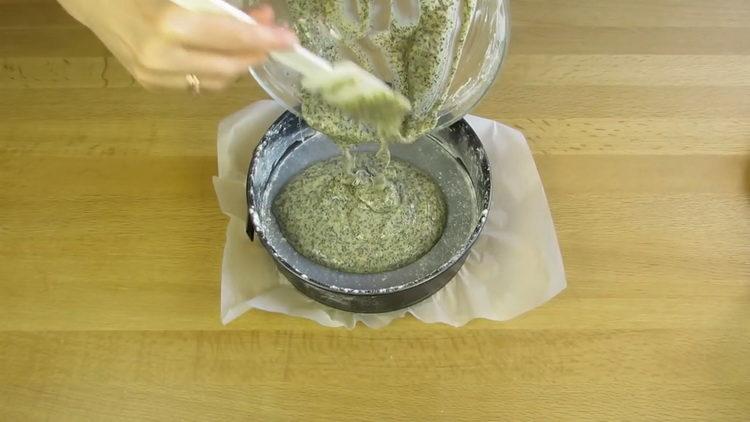 pune aluatul în formă