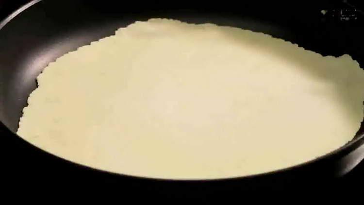 pune tortul pe tigaie