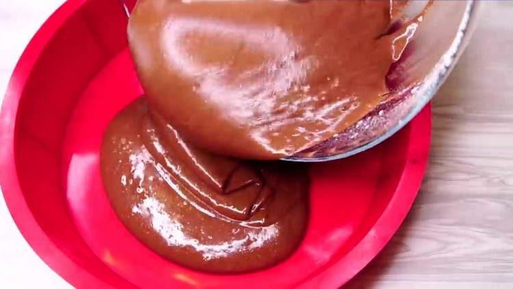 přesuneme těsto do pekáče