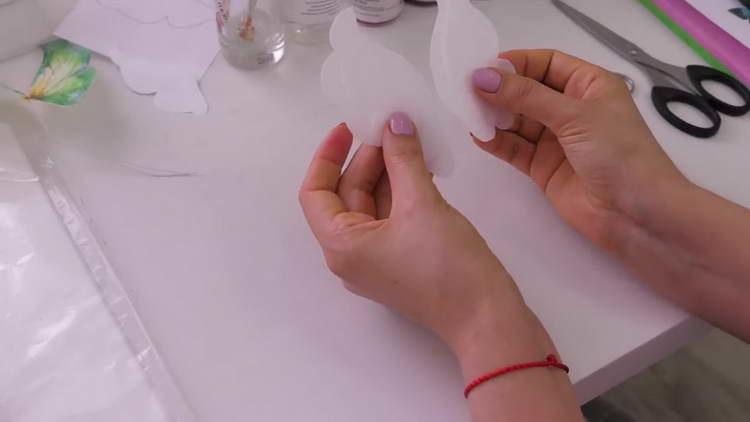 przeciąć cztery skrzydła