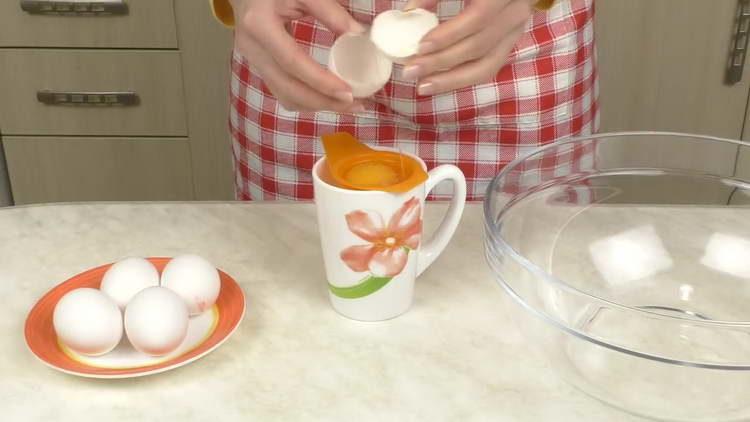 separă gălbenușurile de proteine