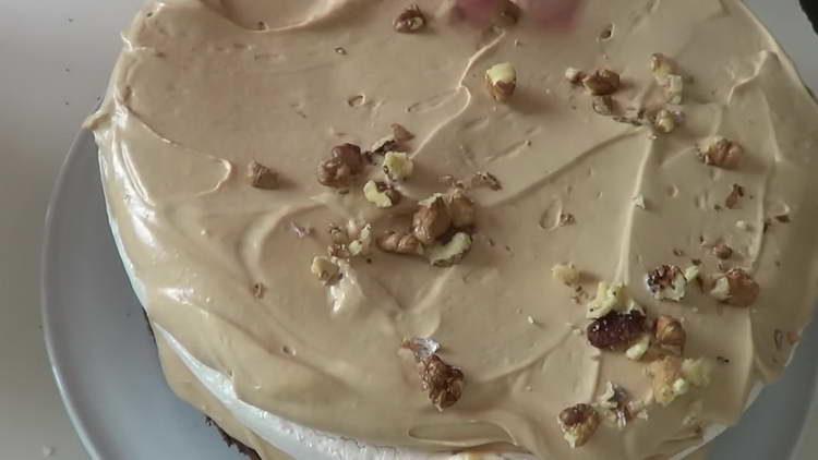 se presară smântână cu nuci