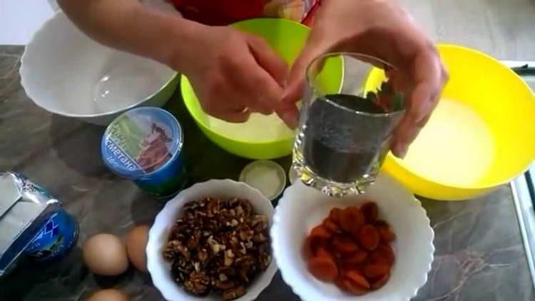 vierta la amapola con agua hirviendo