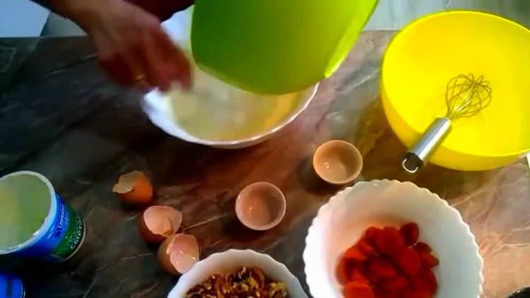 tamizar la harina en un tazón